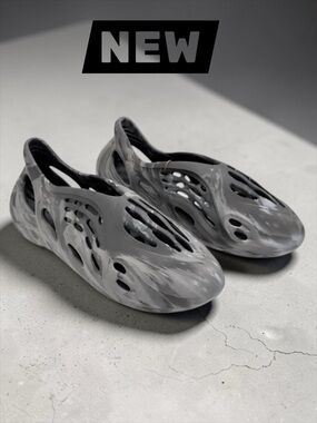 adidas Yeezy Foam RNR “MX Granite”